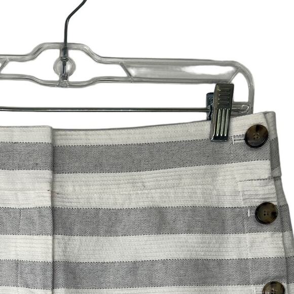 LOFT ANN TAYLOR Striped Button Accent Shorts SZ 2 - Picture 7 of 10